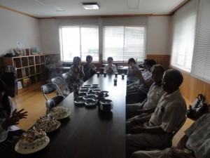 パソコン教室生と歓談中