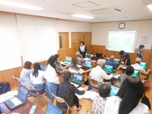 マウスの使い方の指導中