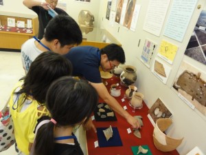 発掘品を見学しております