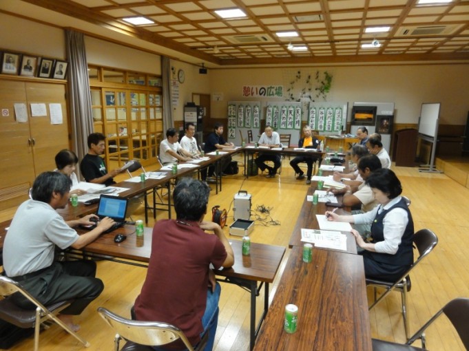 色々と問題を話し合っています。