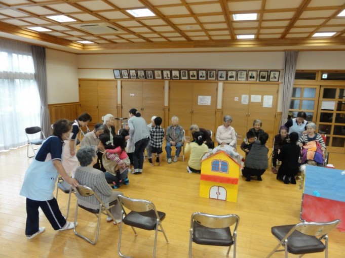 一緒に遊んでいます