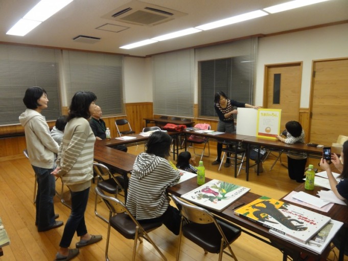 大判の絵本で練習中