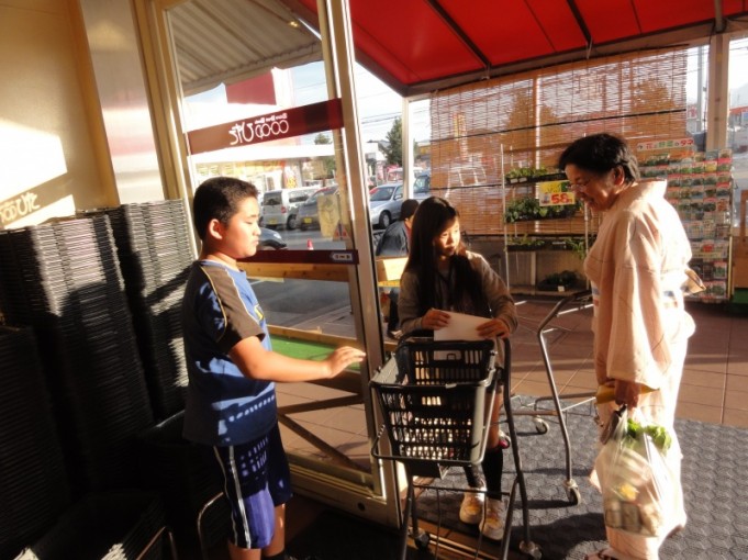 お店に来てた方に何をしているのか尋ねられました。