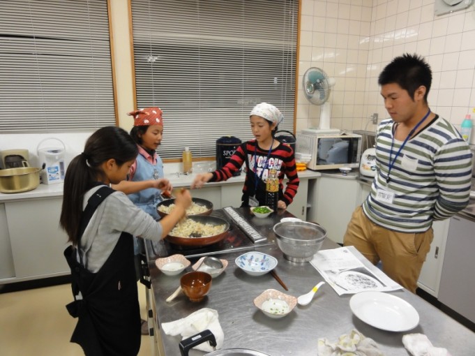 チャーハンいため中