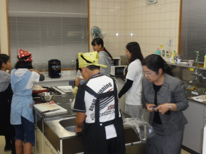 石井小の後藤校長がお見えになりました。子どもたちの手際を見て帰られました