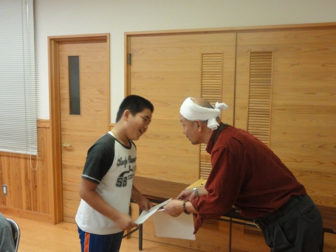 生徒と館長の愛が芽生えています(?)