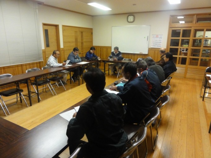 和やかに会議中です