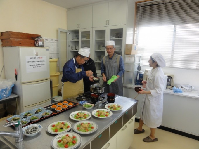 綺麗に盛り付け中美味しそうです