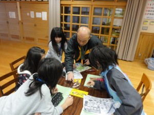 「しし肉の燻製」興味津々